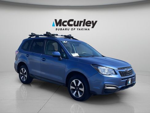 Used 2017 Subaru Forester 2.5i Premium w/ All-Weather Package AWD/4WD image 8