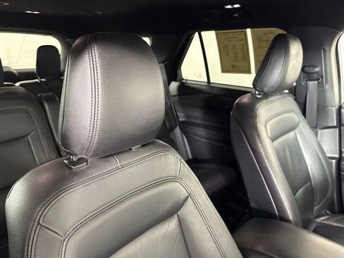 Used 2020 Ford Explorer XLT RWD image 33
