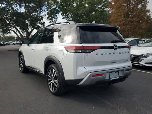 New 2025 Nissan Pathfinder Platinum image 5