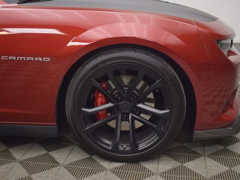 Used 2014 Chevrolet Camaro SS w/ SS Performance Package image 32