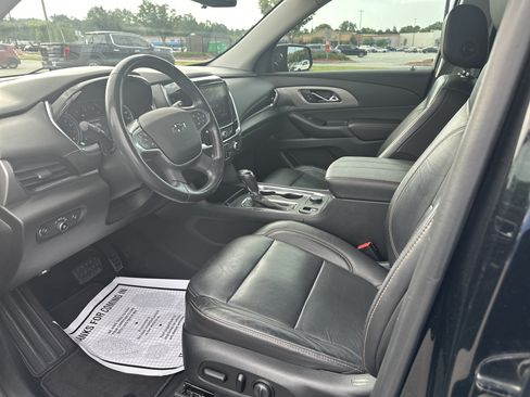 Used 2020 Chevrolet Traverse RS FWD image 13