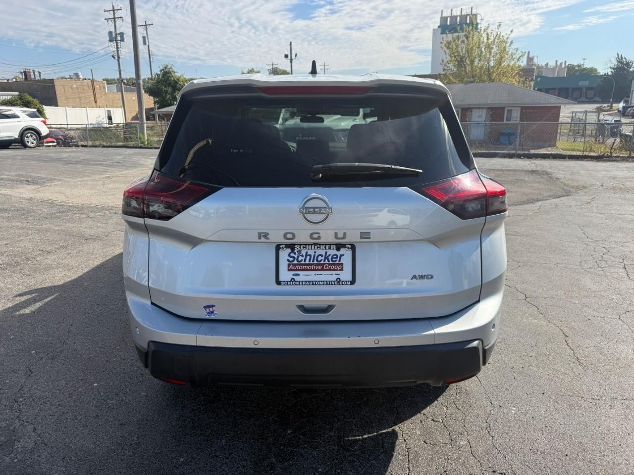 Used 2024 Nissan Rogue S AWD/4WD image 9