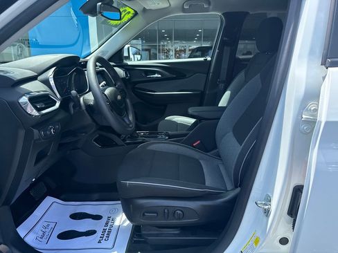 Used 2023 Chevrolet TrailBlazer LT w/ Convenience Package AWD/4WD image 11