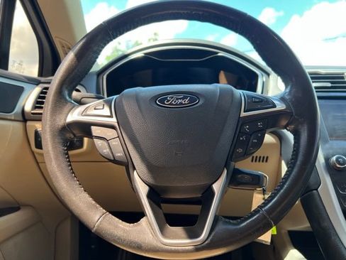 Used 2014 Ford Fusion SE w/ Equipment Group 502A FWD image 13