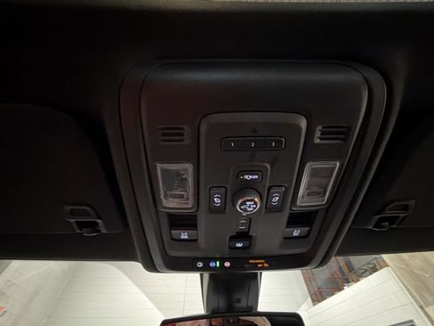 Used 2022 GMC Yukon XL Denali image 22