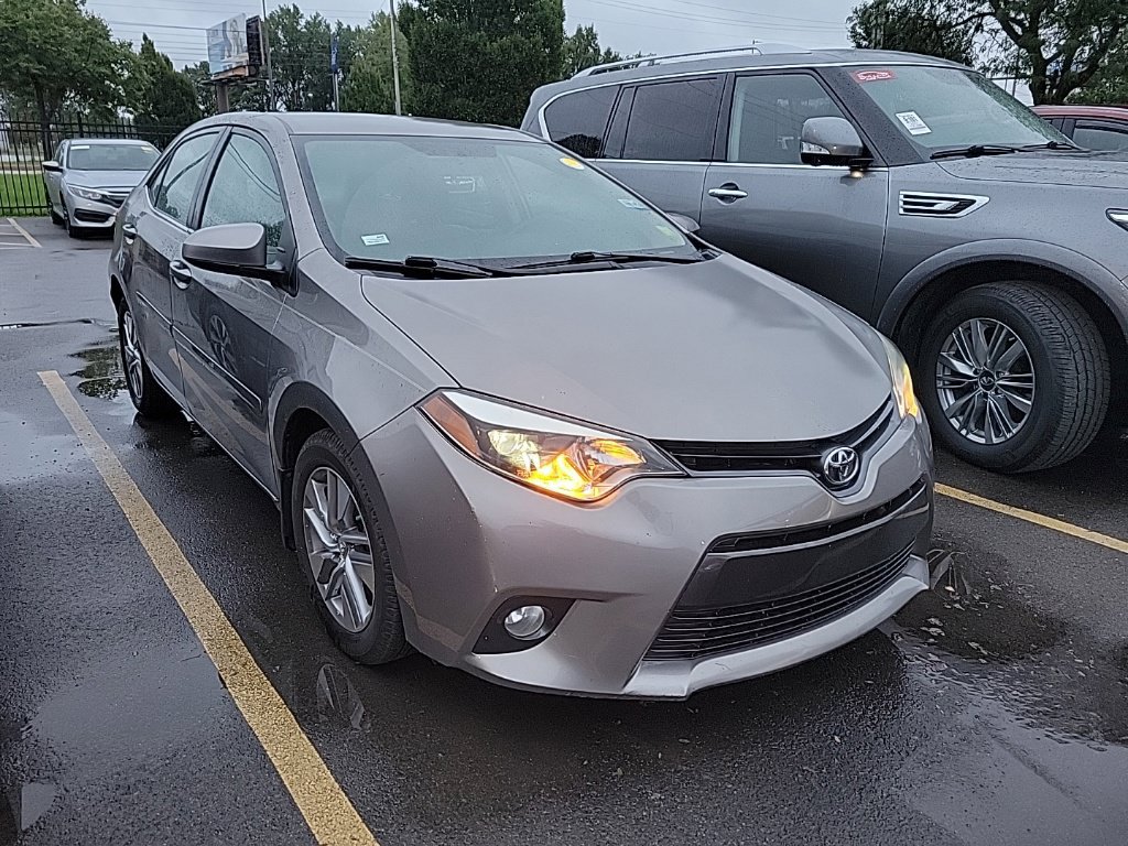 Used 2015 Toyota Corolla LE FWD image 3
