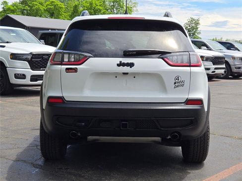 Used 2022 Jeep Cherokee Latitude w/ Sun & Sound Group AWD/4WD image 11