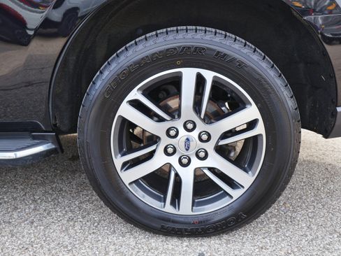 Used 2022 Ford Expedition Limited image 36