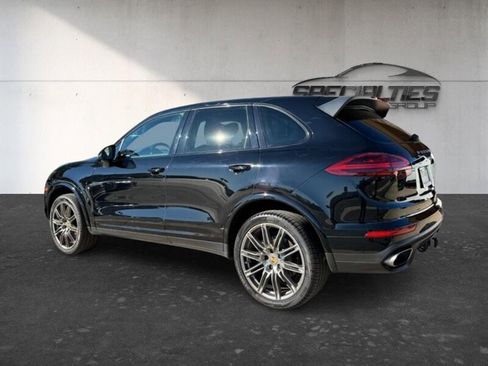 Used 2018 Porsche Cayenne Platinum Edition w/ Premium Package AWD/4WD image 31