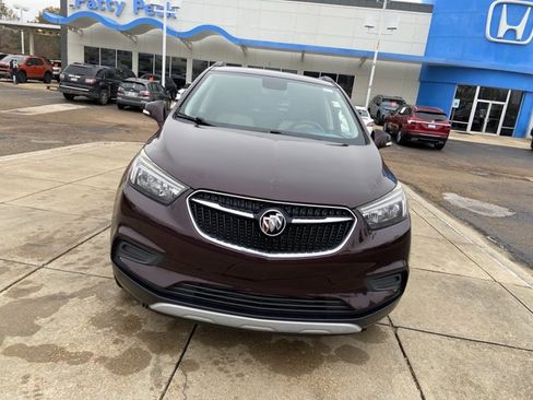Used 2018 Buick Encore Preferred image 3
