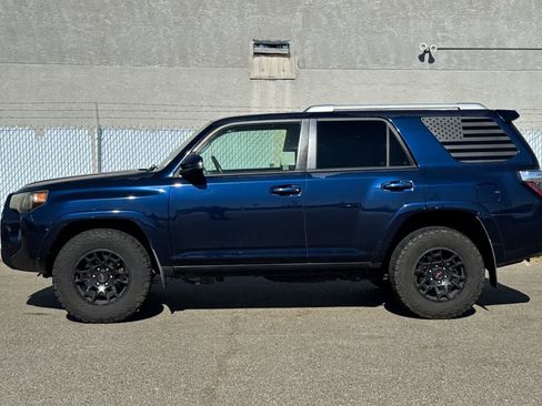Used 2014 Toyota 4Runner 2WD image 2