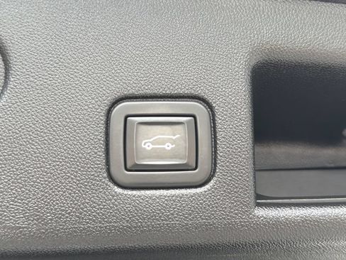 Used 2021 Chevrolet Equinox Premier w/ LPO, Floor Liner Package FWD image 21