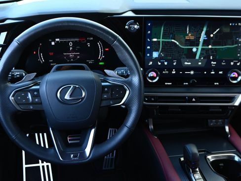 Used 2024 Lexus RX 500h F Sport image 14