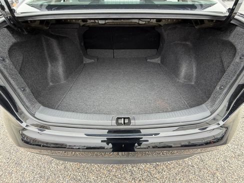 Used 2025 Toyota Corolla LE image 30