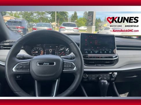 Used 2025 Jeep Compass Limited AWD/4WD image 34