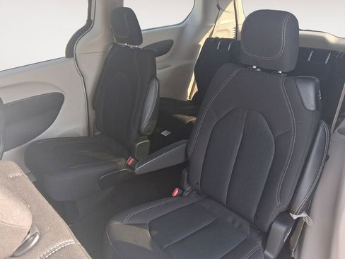 Used 2024 Chrysler Voyager LX image 13