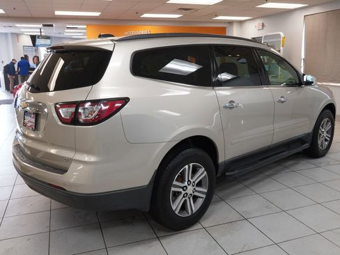 Used 2017 Chevrolet Traverse LT FWD image 12