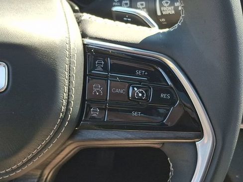 Used 2023 Jeep Grand Cherokee Overland AWD/4WD image 23