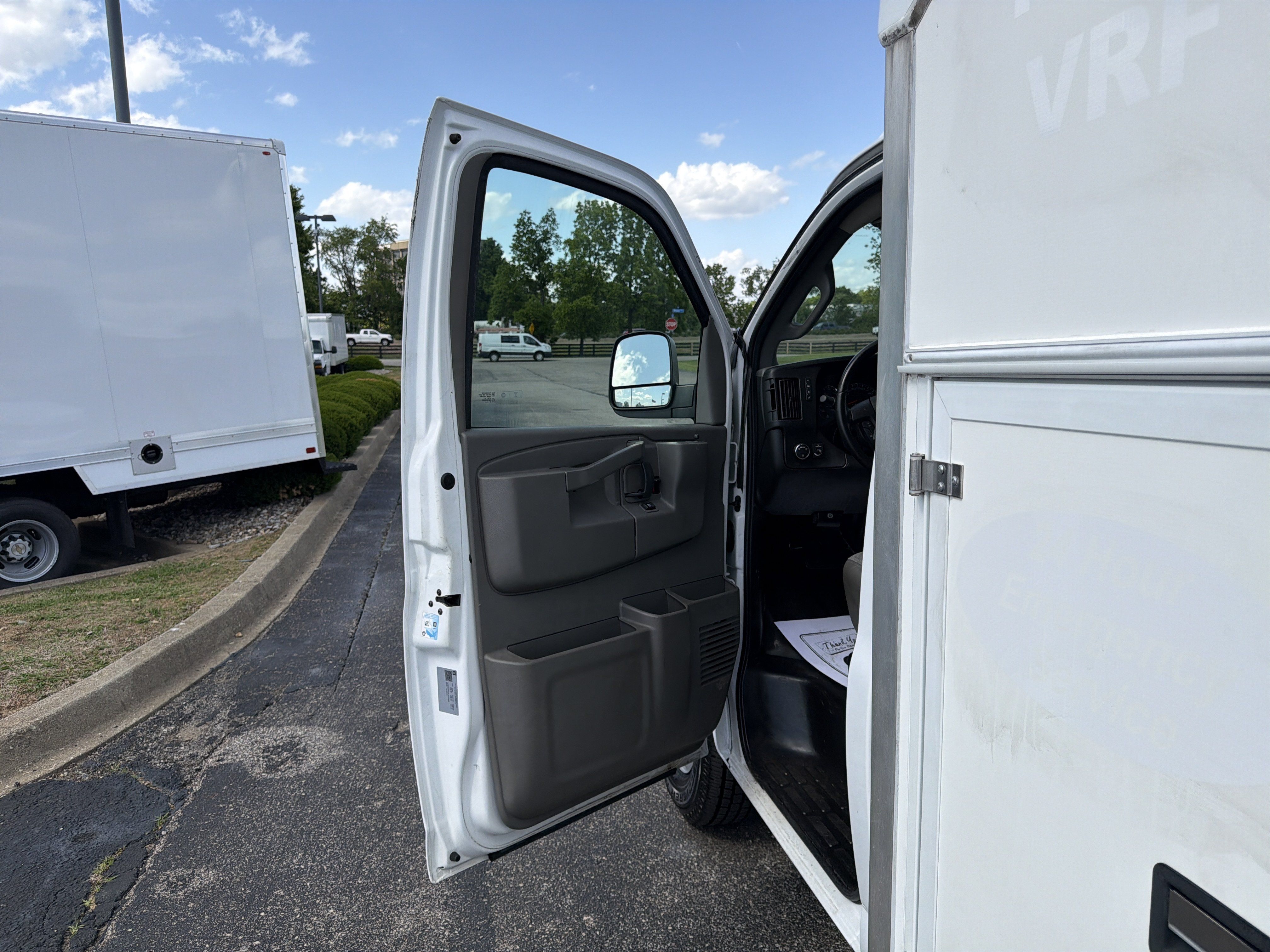 Used 2020 Chevrolet Express 3500 w/ Power Convenience Package RWD image 10