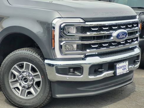 New 2026 Ford F250 Lariat w/ Lariat Premium Package AWD/4WD image 3