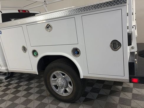 Used 2024 RAM 3500 Tradesman w/ Chrome Appearance Group AWD/4WD image 25