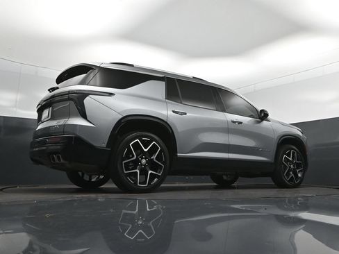 Used 2025 Chevrolet Traverse High Country w/ LPO, Floor Liner Package FWD image 41