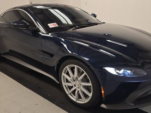 Used 2019 Aston Martin V8 Vantage Coupe image 3