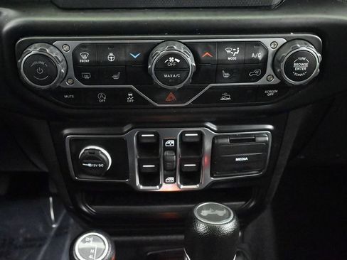 Used 2022 Jeep Wrangler Unlimited Sport AWD/4WD image 36