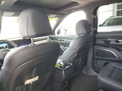 Certified 2025 Kia Telluride SX Prestige X-Line AWD/4WD image 9
