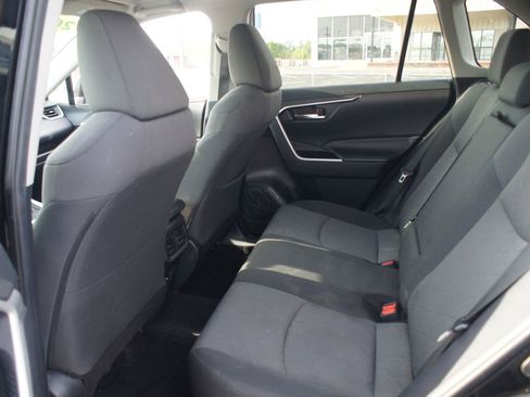 Used 2021 Toyota RAV4 XLE AWD/4WD image 13