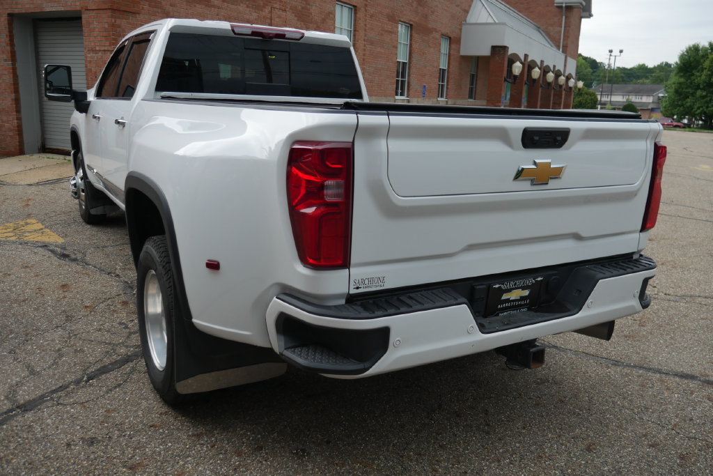 Used 2025 Chevrolet Silverado 3500 High Country w/ Technology Package AWD/4WD image 6
