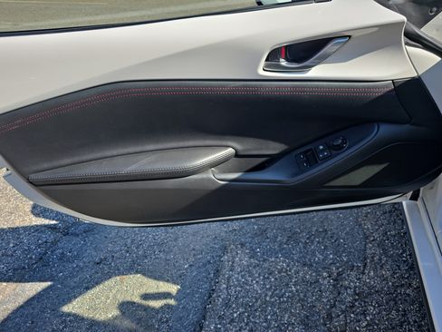 Used 2019 MAZDA MX-5 Miata RF Grand Touring RWD image 13