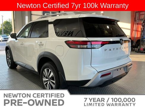 Used 2024 Nissan Pathfinder SL AWD/4WD image 28