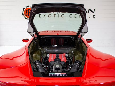 Used 2018 Ferrari 488 GTB RWD image 25