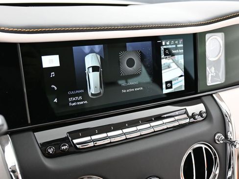 New 2026 Rolls-Royce Cullinan AWD/4WD image 20