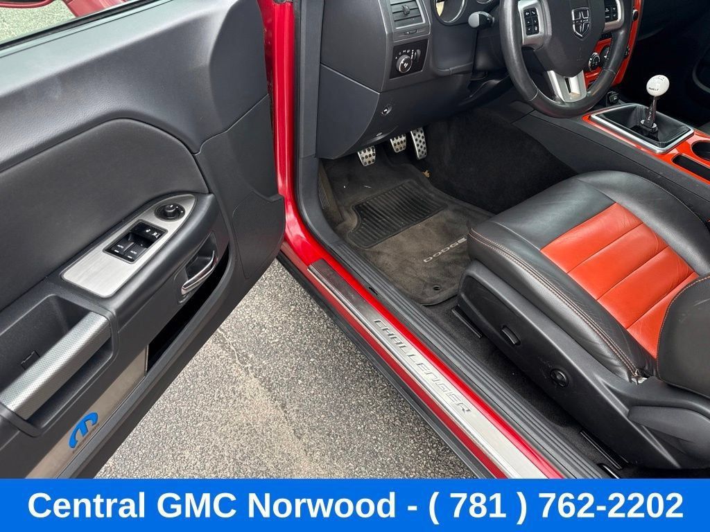 Used 2011 Dodge Challenger R/T RWD image 15