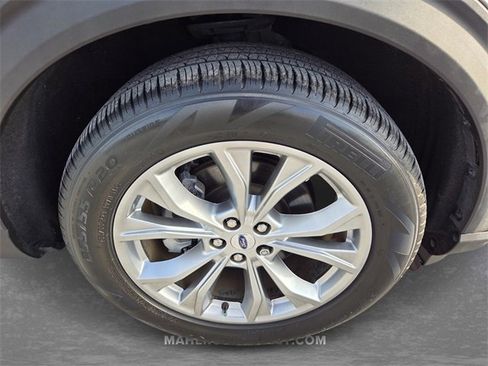 Used 2023 Ford Explorer XLT w/ Equipment Group 202A image 9