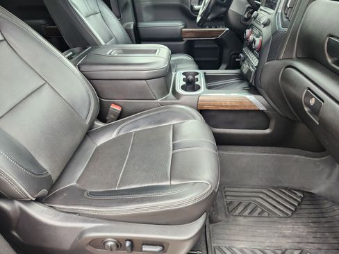 Used 2022 Chevrolet Silverado 2500 High Country w/ Z71 Off-Road Package image 9