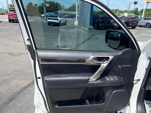 Used 2021 Lexus GX 460 Premium AWD/4WD image 15