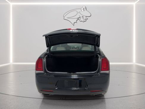 Used 2018 Chrysler 300 Touring w/ Sport Appearance Package RWD image 9