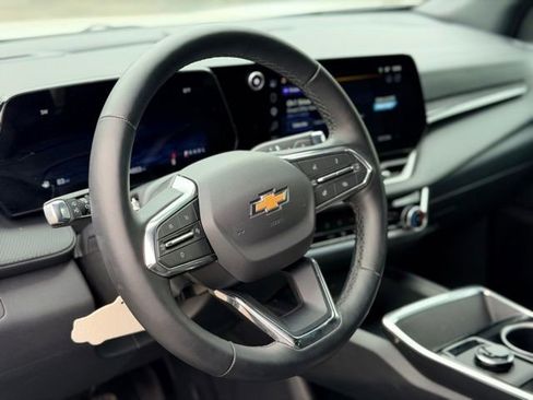 Used 2026 Chevrolet Equinox LT FWD image 6
