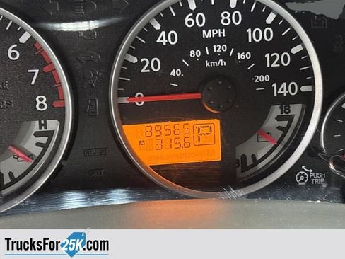 Used 2014 Nissan Frontier PRO-4X image 7