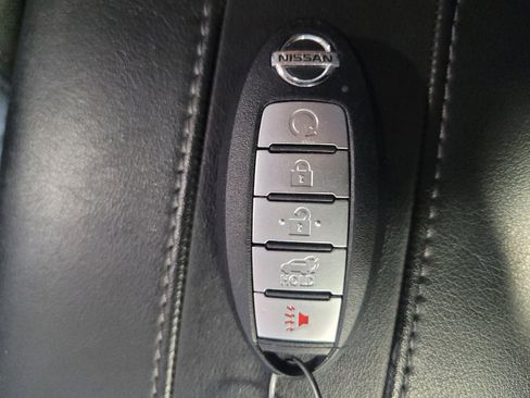 Used 2019 Nissan Rogue SV w/ Sun & Sound Touring Package AWD/4WD image 32