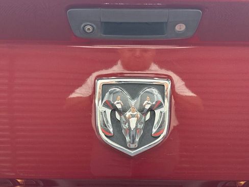 Used 2015 RAM 1500 Express AWD/4WD image 25