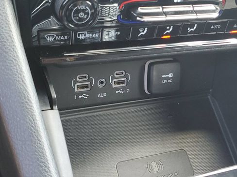 Certified 2023 Jeep Grand Cherokee Limited w/ Luxury Tech Group II AWD/4WD image 29