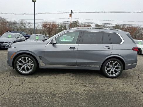 Used 2025 BMW X7 xDrive40i w/ Premium Package image 4