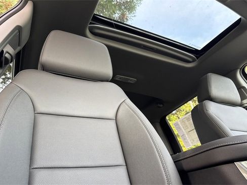 New 2026 GMC Sierra 2500 SLT w/ SLT Premium Package image 18