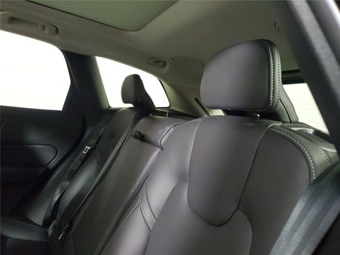 Certified 2025 Volvo XC60 B5 Ultra AWD/4WD image 13