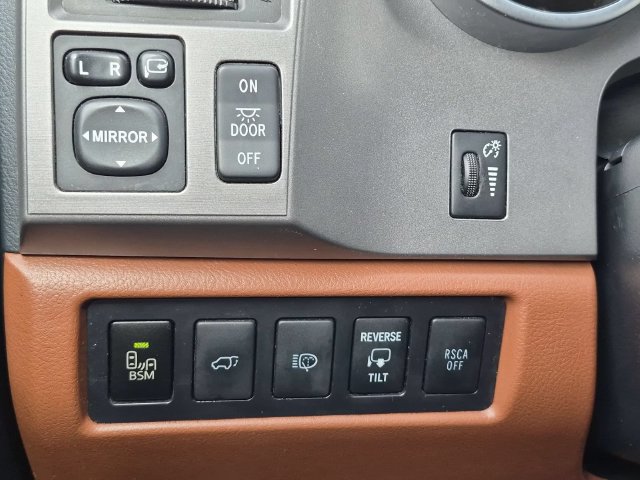 Used 2014 Toyota Sequoia Platinum AWD/4WD image 17
