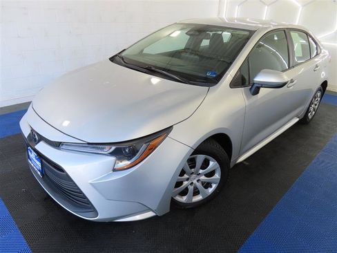 Used 2024 Toyota Corolla LE image 4
